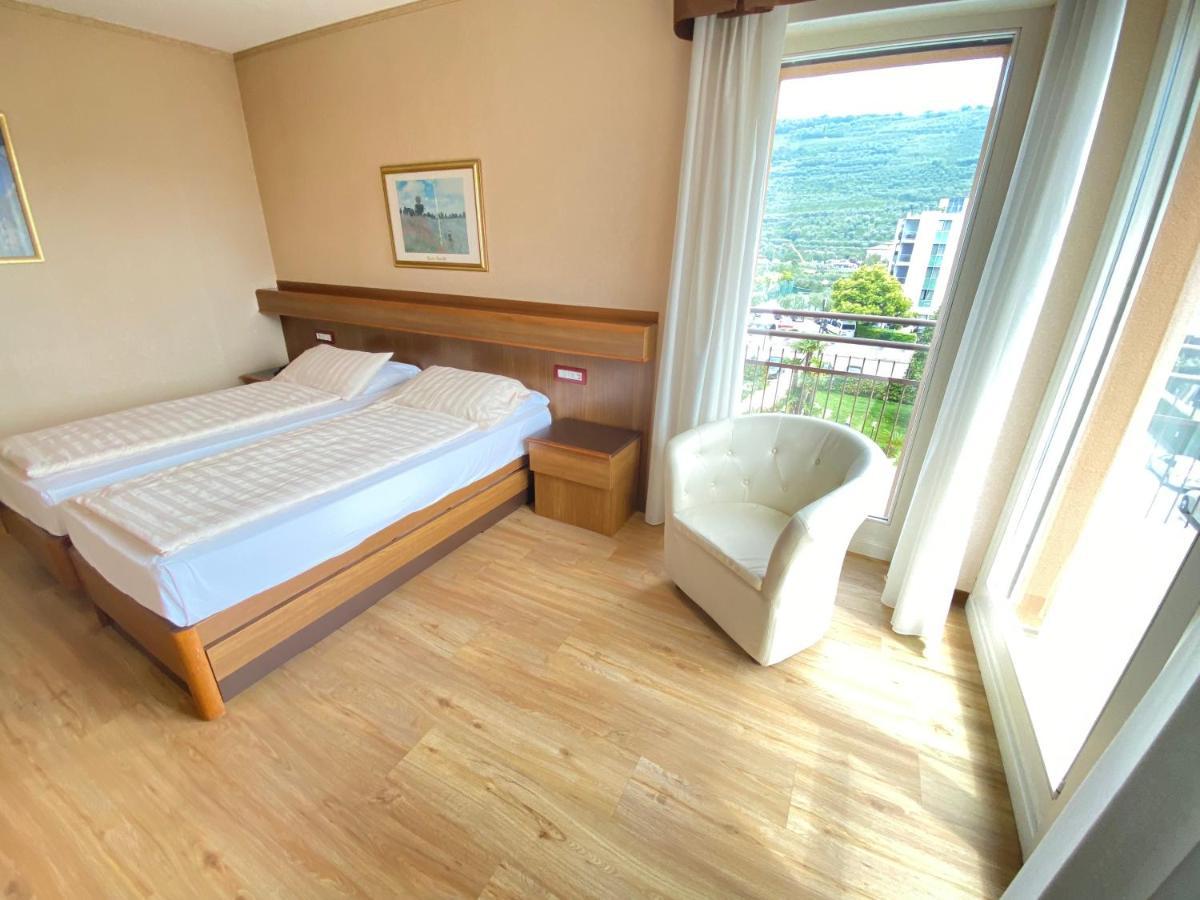 Sunlake Hotel Рива дел Гарда Екстериор снимка