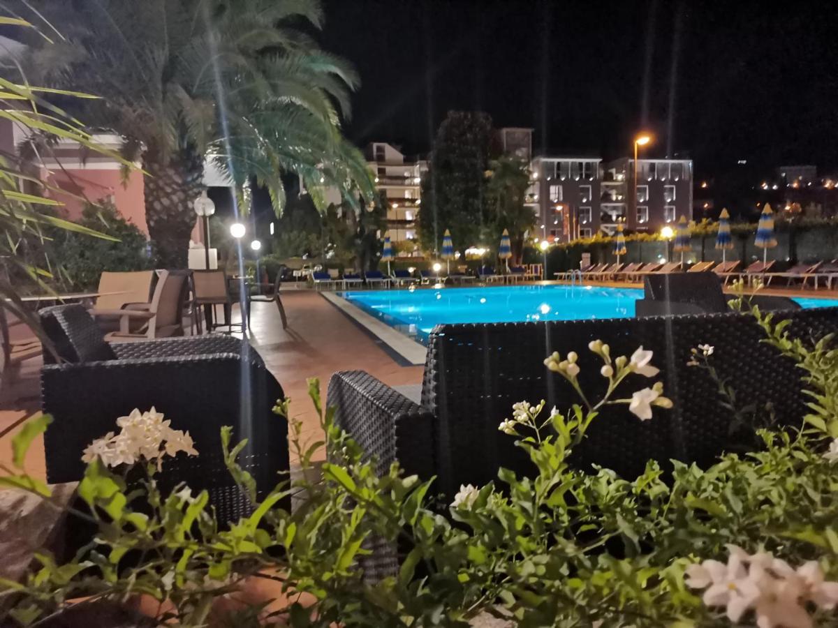 Sunlake Hotel Рива дел Гарда Екстериор снимка