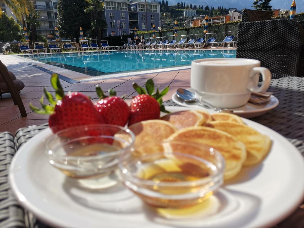 Sunlake Hotel Рива дел Гарда Екстериор снимка