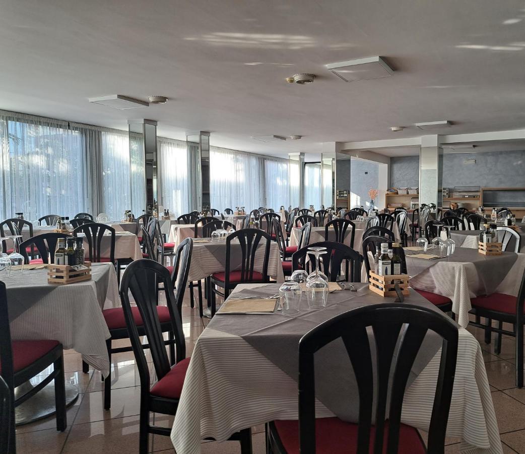 Sunlake Hotel Рива дел Гарда Екстериор снимка