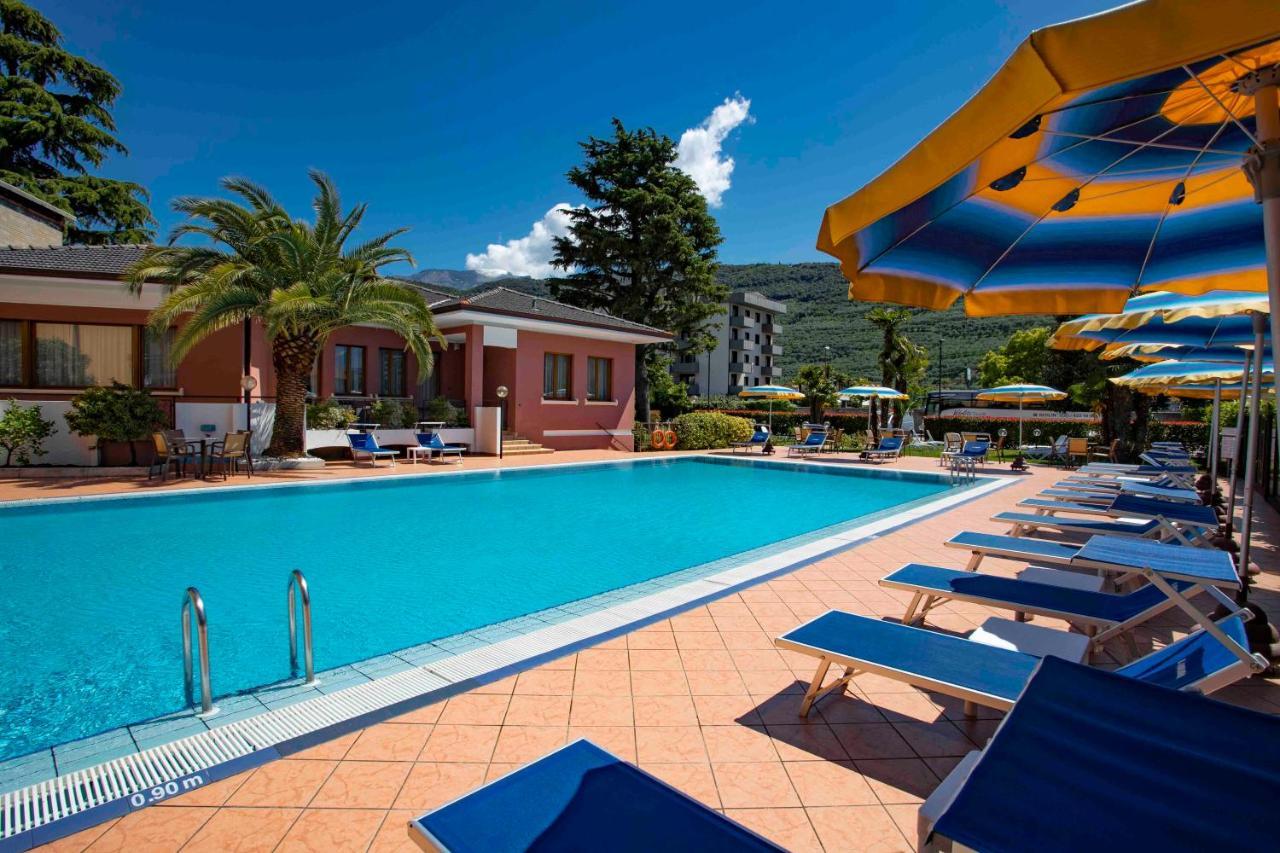 Sunlake Hotel Рива дел Гарда Екстериор снимка