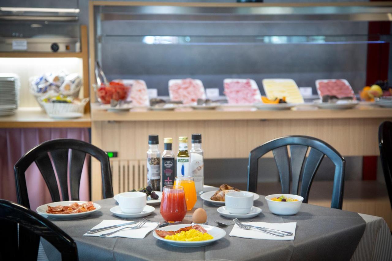 Sunlake Hotel Рива дел Гарда Екстериор снимка