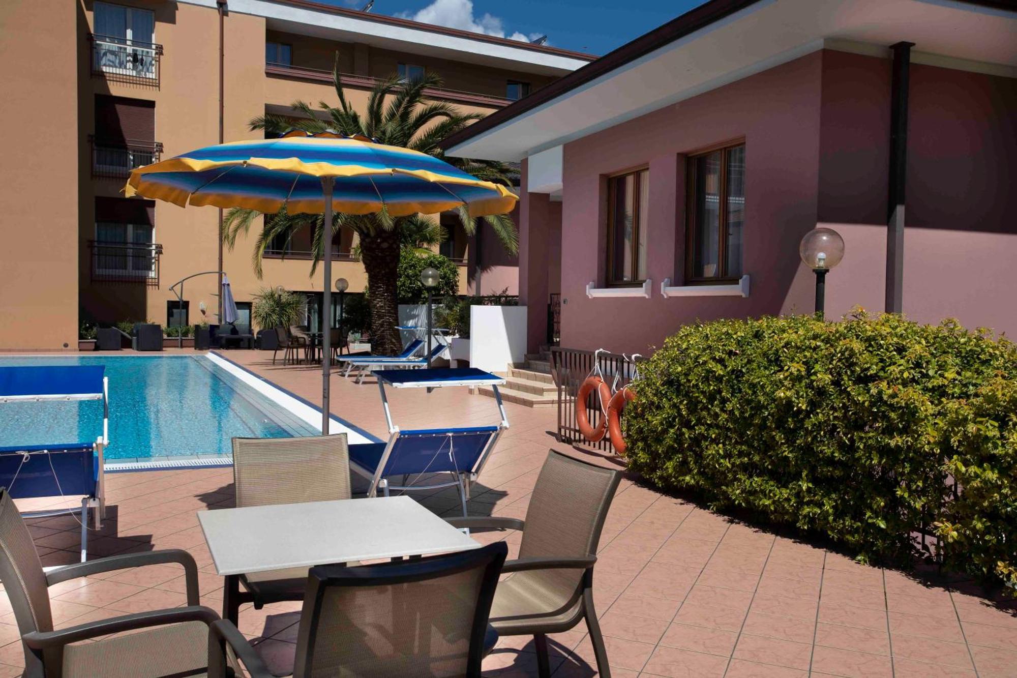 Sunlake Hotel Рива дел Гарда Екстериор снимка
