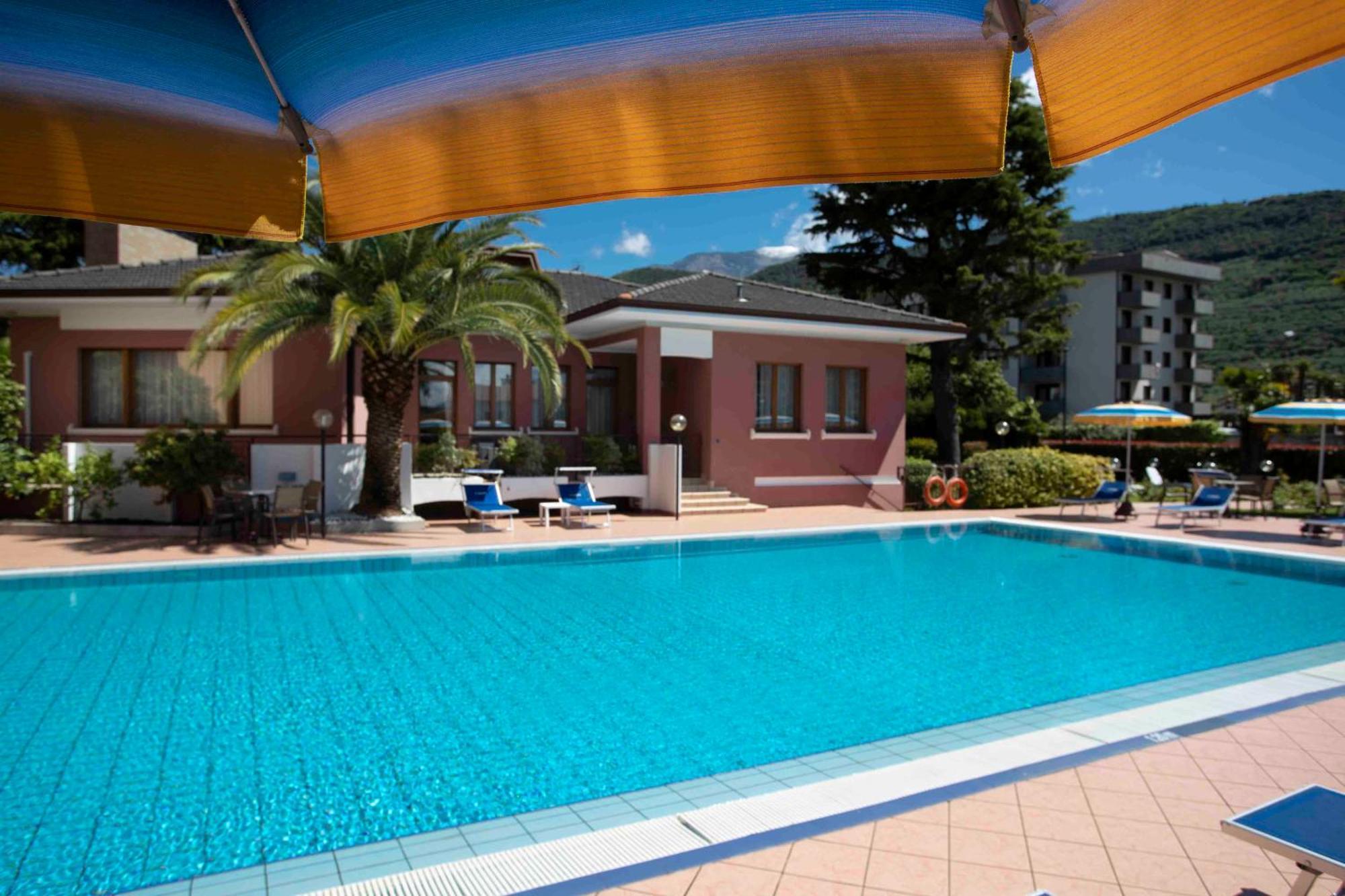 Sunlake Hotel Рива дел Гарда Екстериор снимка