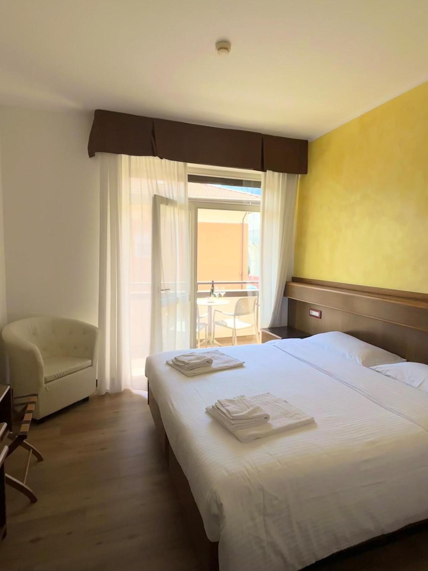 Sunlake Hotel Рива дел Гарда Екстериор снимка
