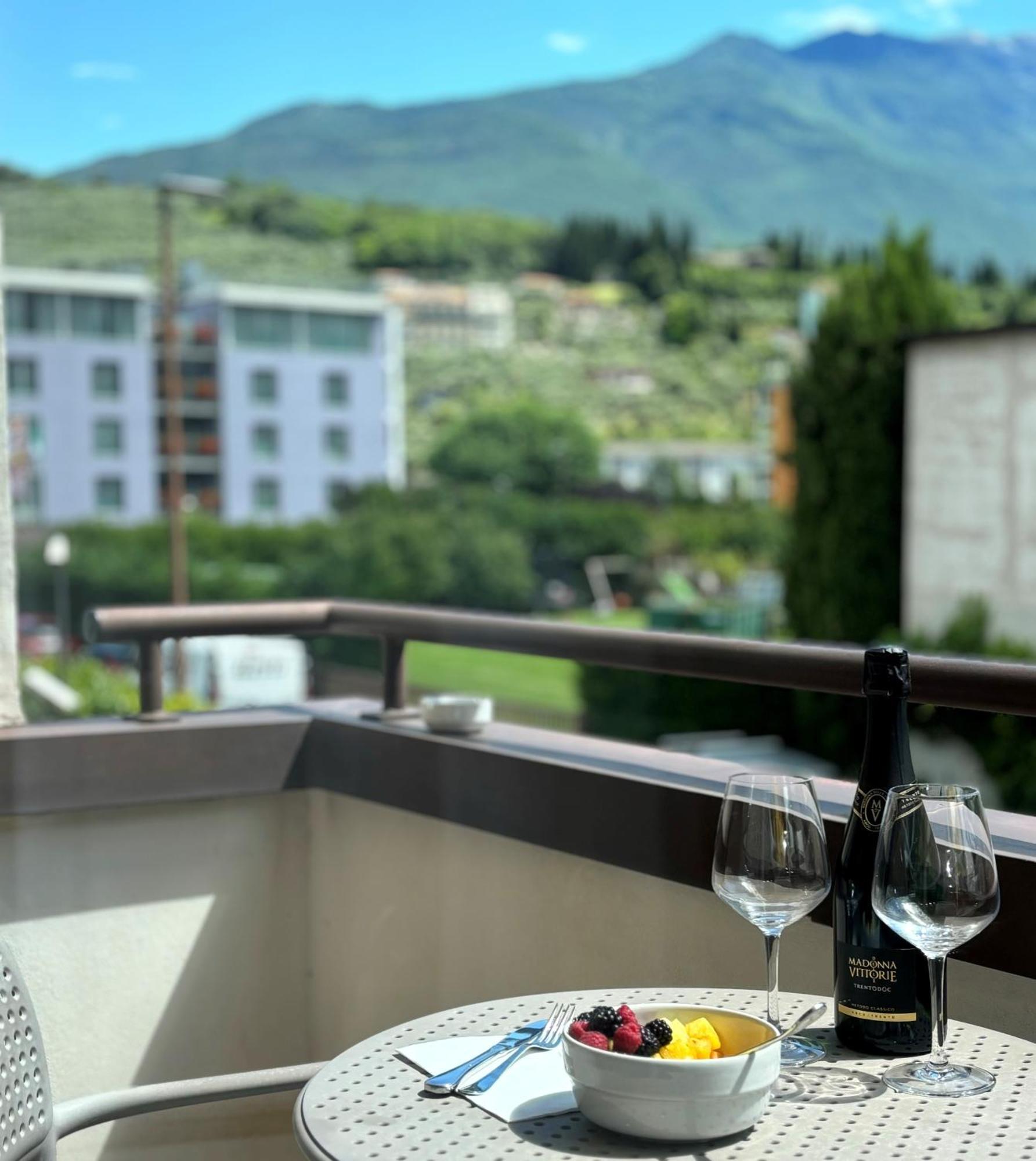 Sunlake Hotel Рива дел Гарда Екстериор снимка
