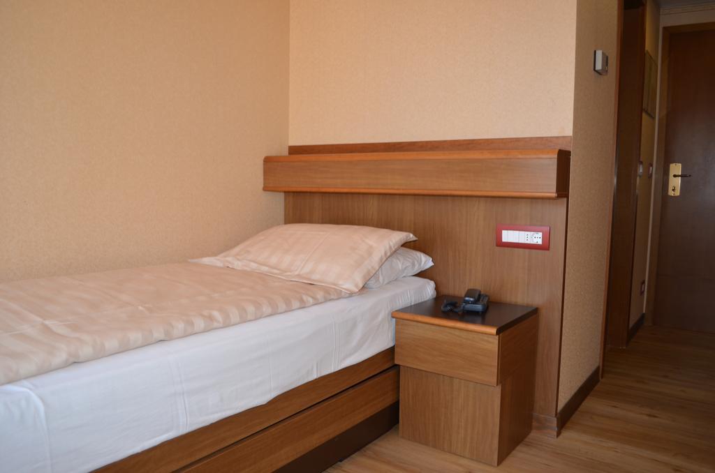 Sunlake Hotel Рива дел Гарда Екстериор снимка